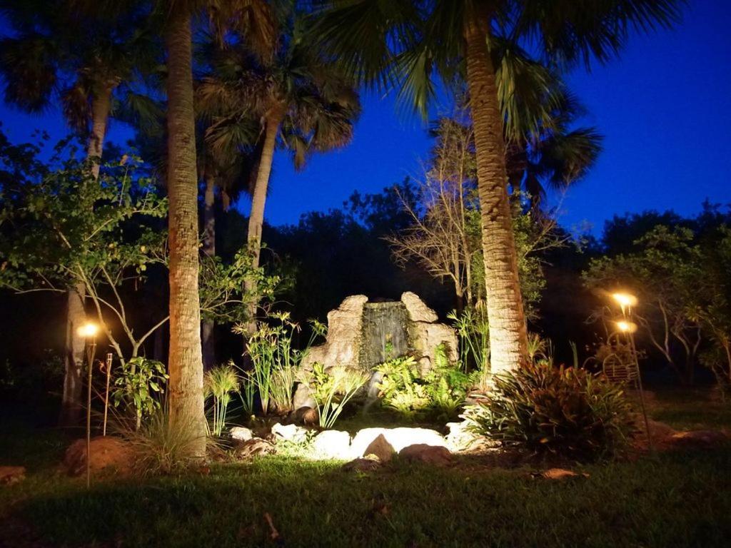 Jupiter Waterfalls - Newly Updated - Tiki Hut, Fire Pit, Kitchen, Pool Heater And More Exterior photo