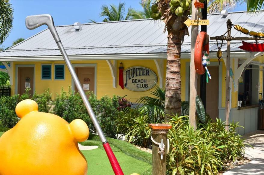 Jupiter Waterfalls - Newly Updated - Tiki Hut, Fire Pit, Kitchen, Pool Heater And More Exterior photo