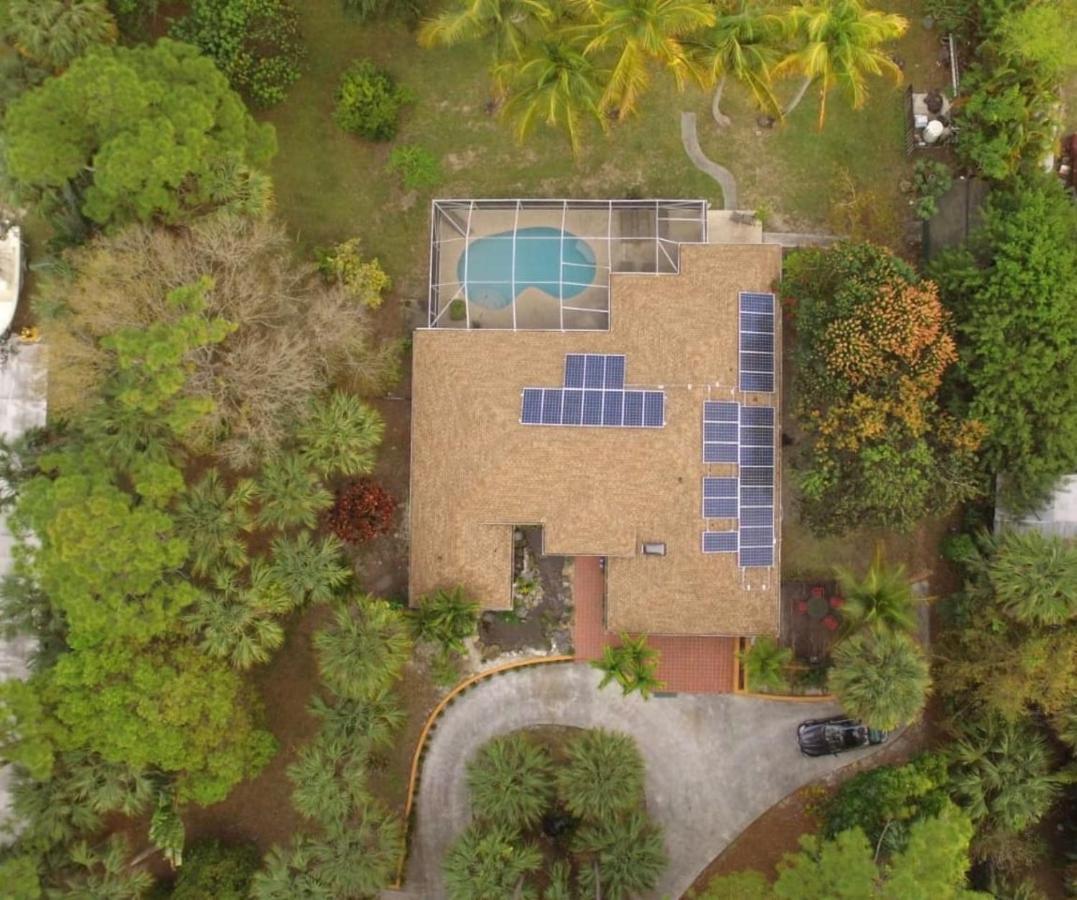Jupiter Waterfalls - Newly Updated - Tiki Hut, Fire Pit, Kitchen, Pool Heater And More Exterior photo